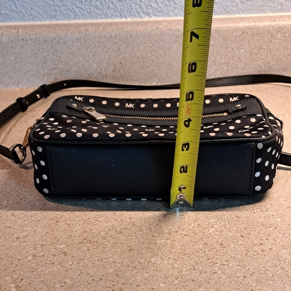 Michael Kors Jet Set Crossbody - Picture 6 of 11